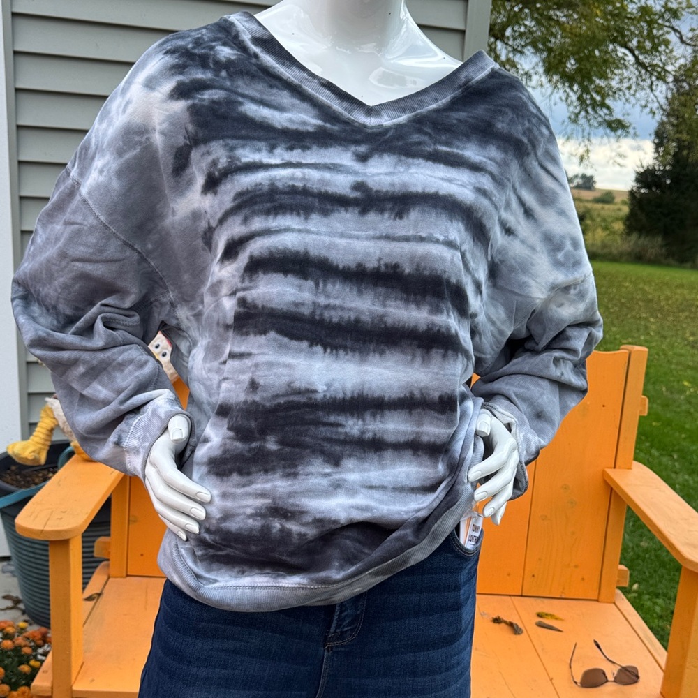 Gorgeous! Tie-Dye Just ReleaseSweatshirt by Like love.  Roomy size Lg